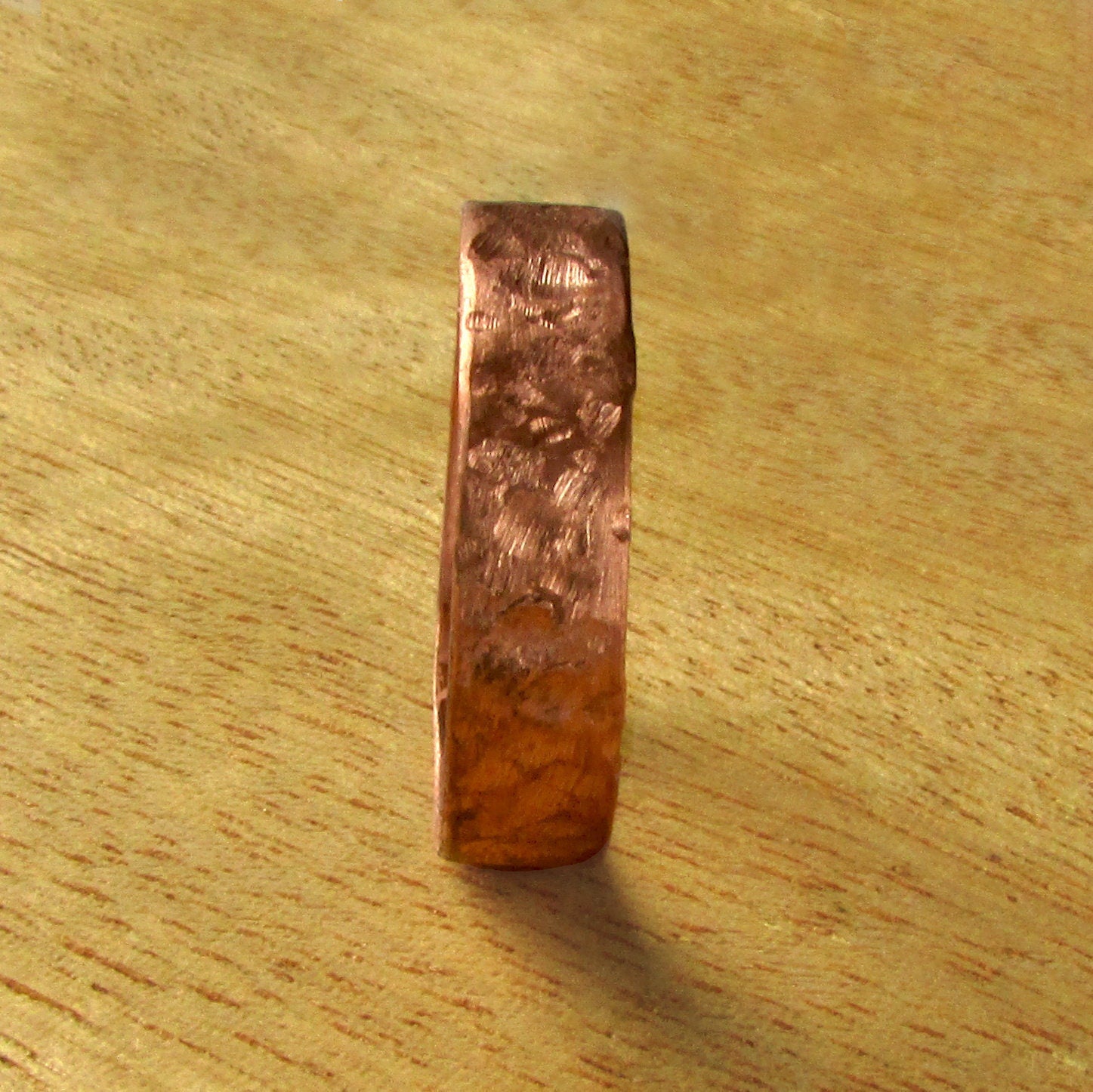 Hammered pure copper wedding band for men, Unique 7 year anniversary gift for husband, rustic ring for country style wedding, eco friendly